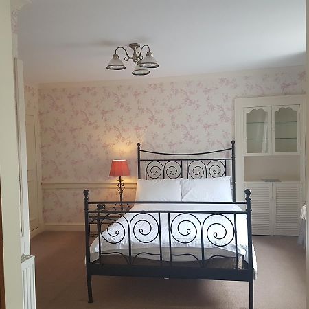 Plough Hotel Kirk Yetholm Экстерьер фото