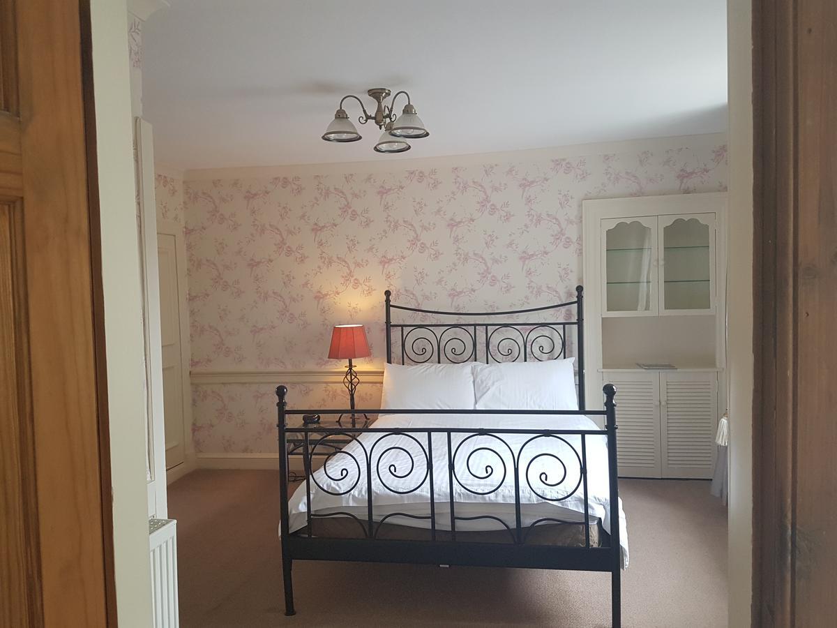 Plough Hotel Kirk Yetholm Экстерьер фото