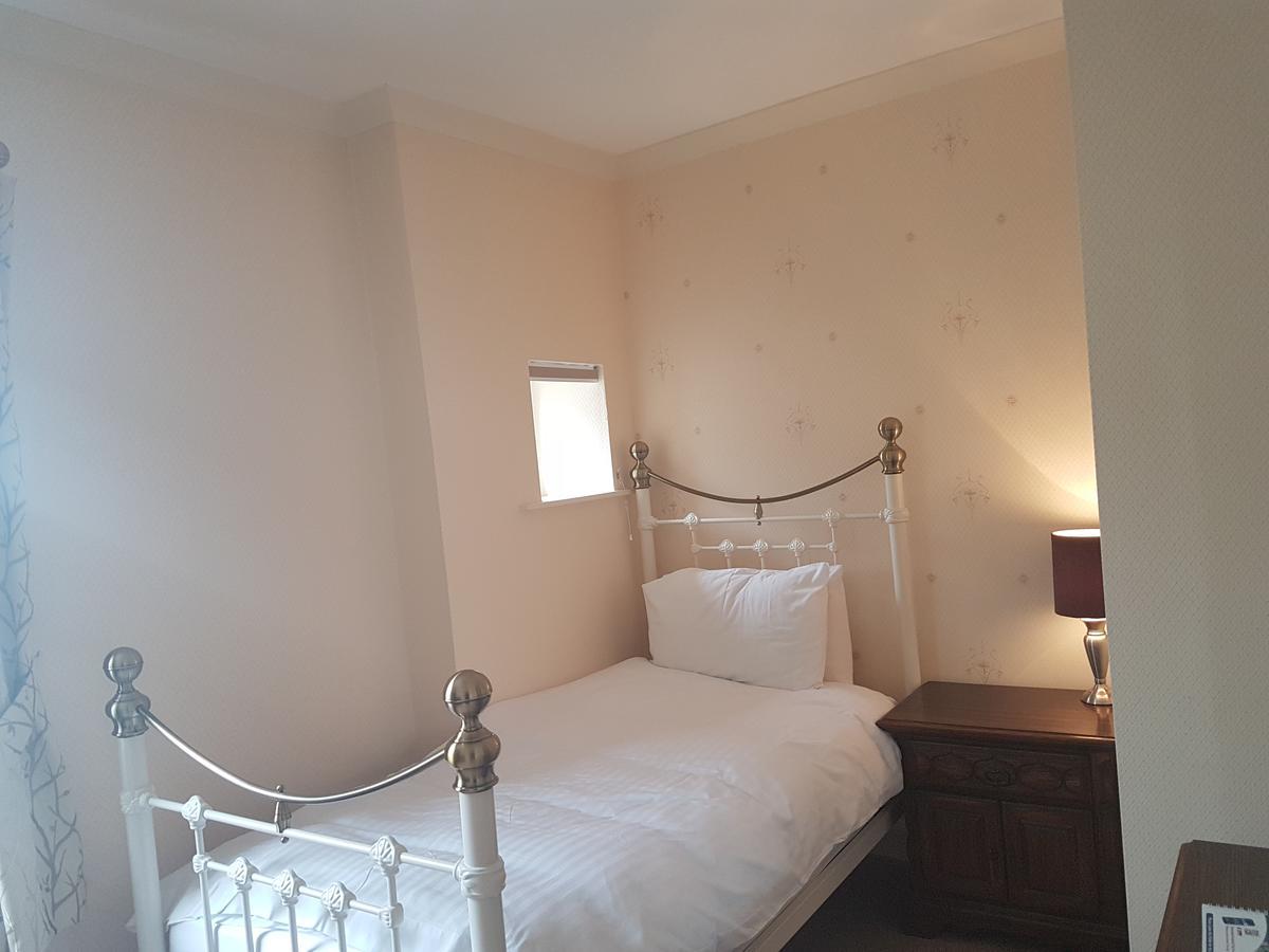 Plough Hotel Kirk Yetholm Экстерьер фото